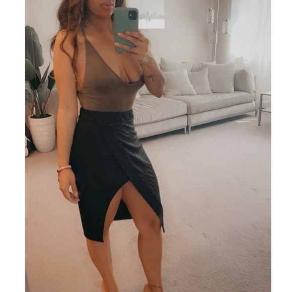 ❌SOLD❌New Faux Suede Bodysuit - Picture 4 of 8